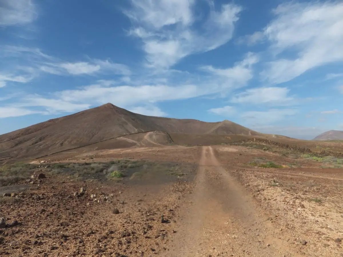 Sentiero di accesso al vulcano Tinaguache